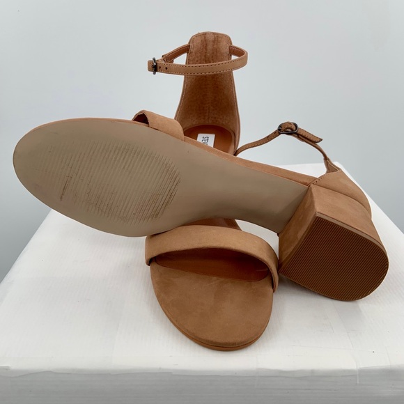 NWT Steve Madden Irene Women’s Tan Sandals Shoes - Picture 11 of 11